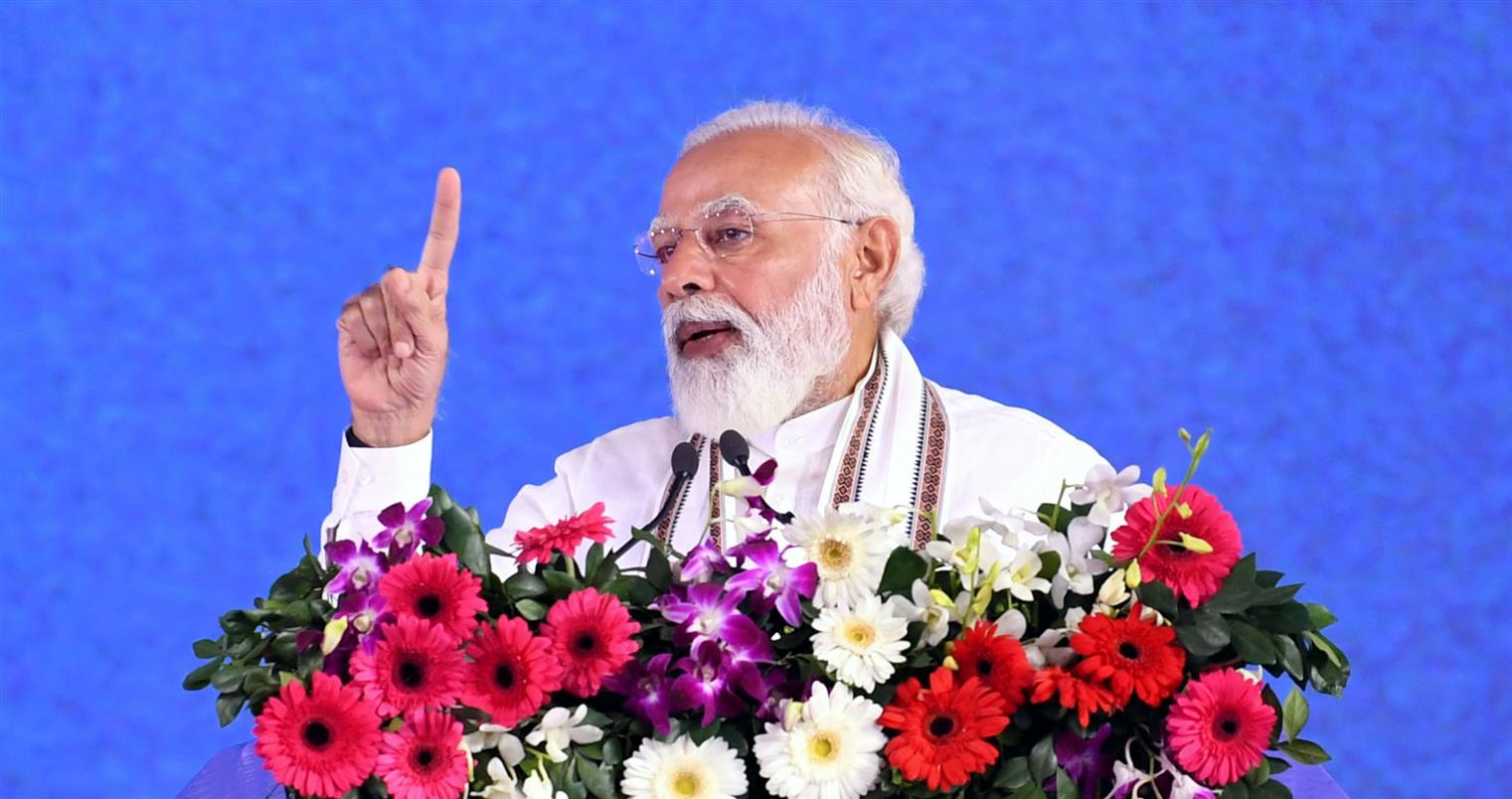 प्रधानमंत्री मोदी ने मध्य प्रदेश में रेलवे की विभिन्न परियोजनाएं राष्ट्र को समर्पित कीं