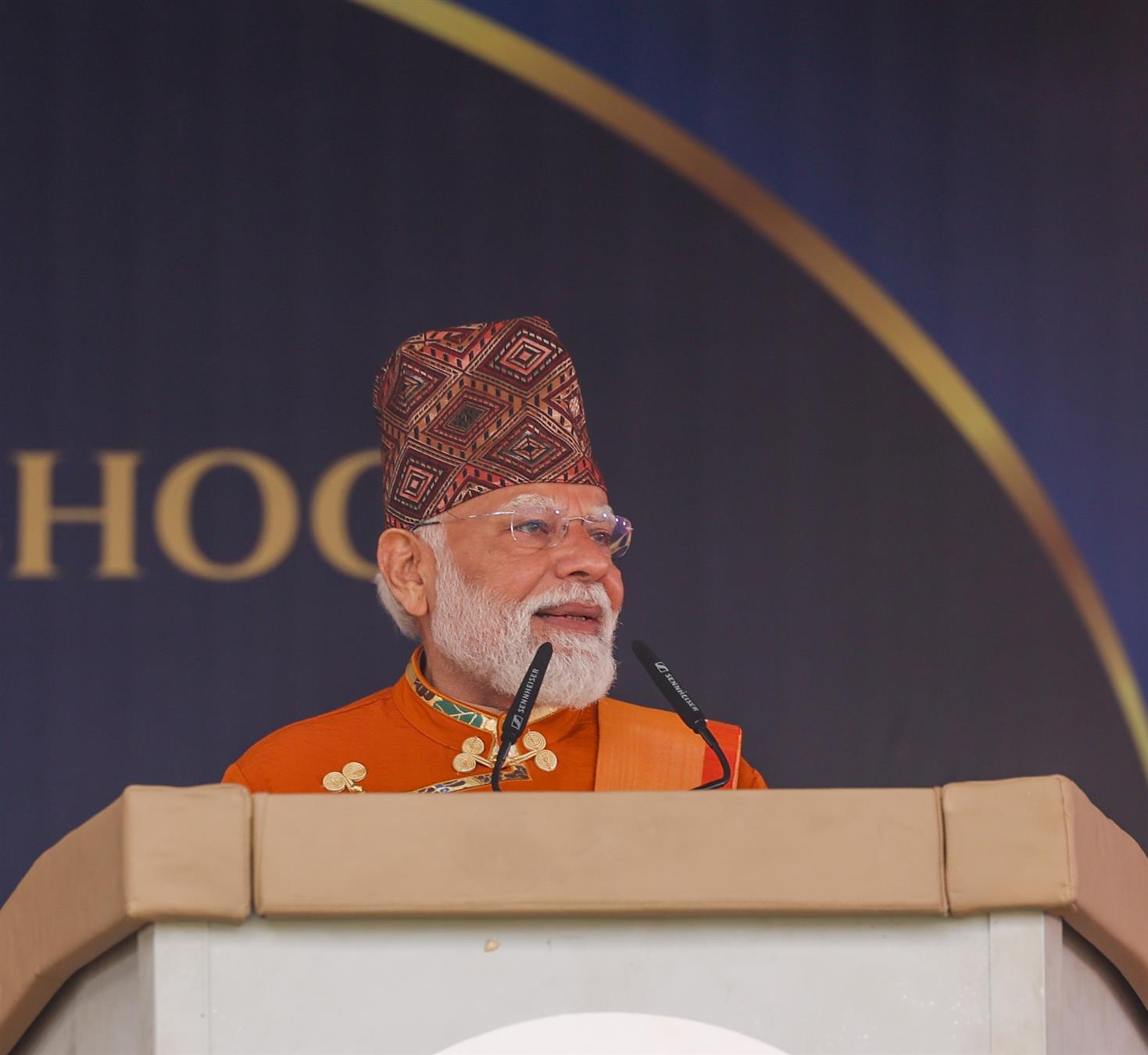 प्रधानमंत्री श्री नरेन्द्र मोदी सिक्किम के गंगटोक में विभिन्न परियोजनाओं के उद्घाटन, लोकार्पण और शिलान्यास समारोह को संबोधित करते हुए।