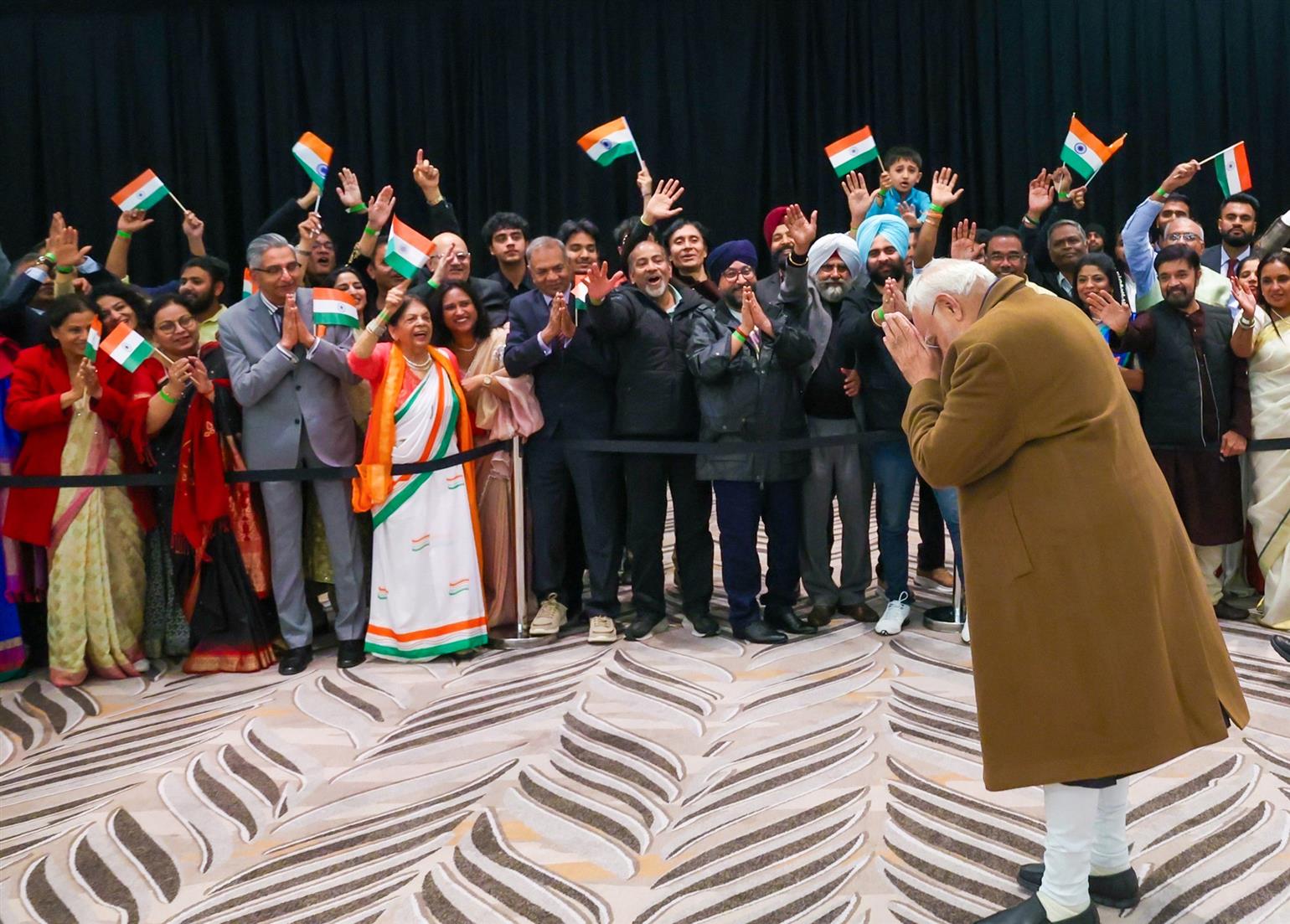 PM receives warm welcome by Indian community, in Auckland, New Zealand 