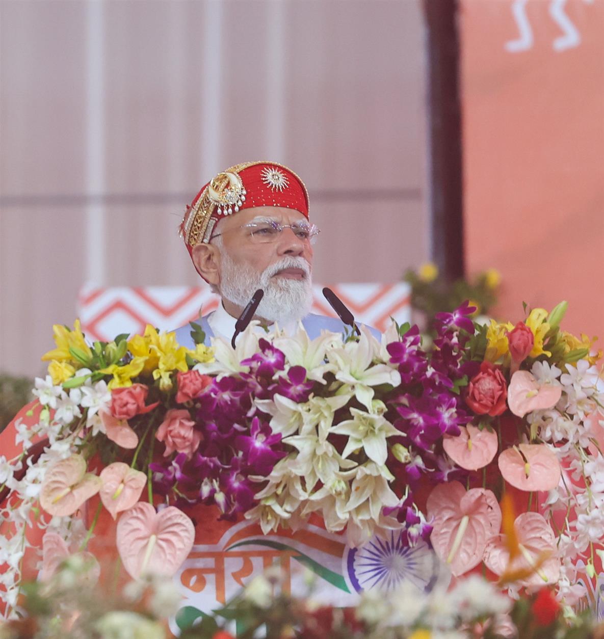 प्रधानमंत्री श्री नरेन्द्र मोदी ने दमन में विभिन्न विकास परियोजनाओं का शिलान्यास और उद्घाटन किया और उन्हें राष्ट्र को समर्पित किया।
