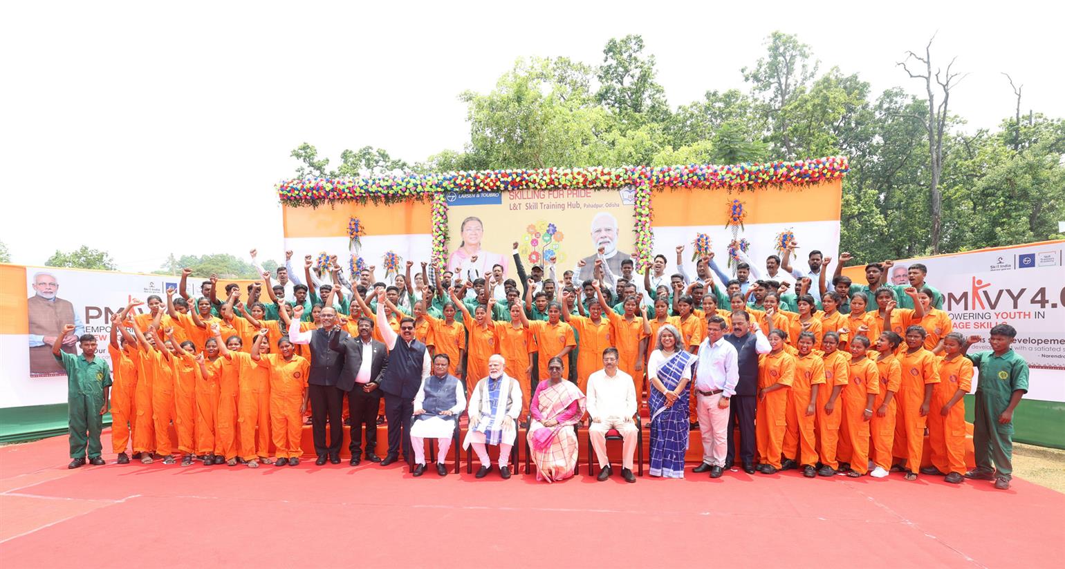 PM in a group photograph at Pahadpur, in Odisha