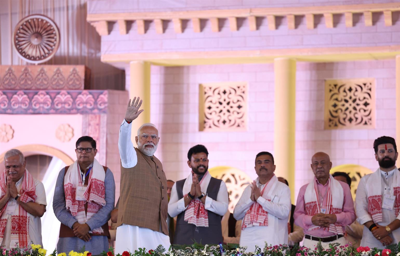 प्रधानमंत्री श्री नरेन्द्र मोदी असम के गुवाहाटी में नई एनडीए सरकार के शपथ ग्रहण समारोह में शामिल हुए।