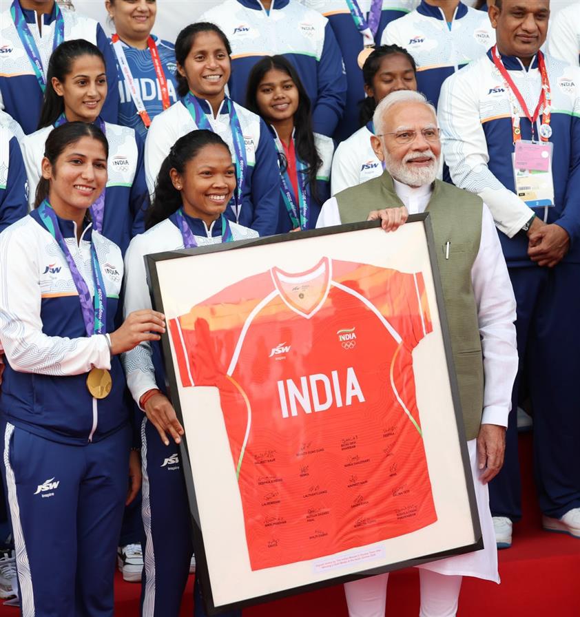 PM meets with the Indian Contingent for Asian Games 2026, in New Delhi 