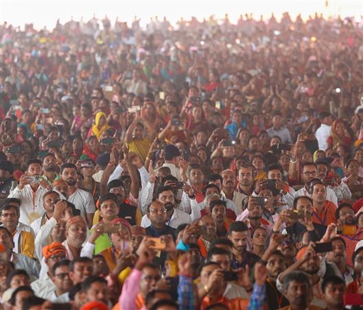 Gathering at the inauguration, laying foundation stone and dedication to the nation multiple development projects worth around Rs 12,100 crore at Darbhanga, in Bihar on November 13, 2024. PM addressing on the occasion.