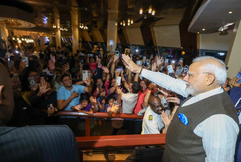 PM receives warm welcome by Indian Community at Abuja, in Nigeria on November 16, 2024.