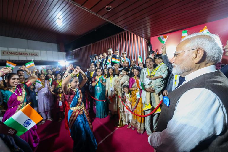 PM receives warm welcome by Indian Community at Abuja, in Nigeria on November 16, 2024.