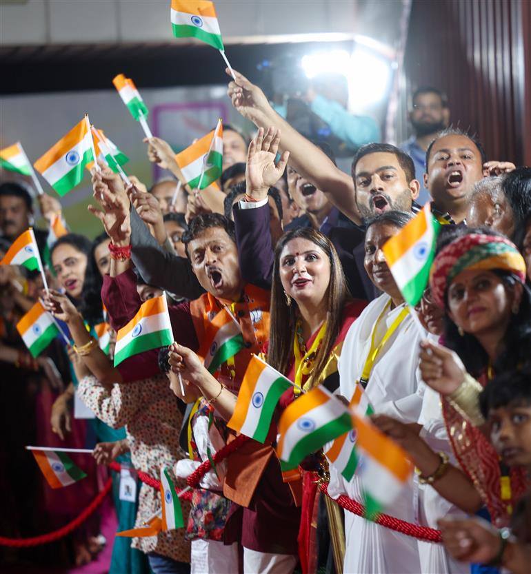 PM receives warm welcome by Indian Community at Abuja, in Nigeria on November 16, 2024.