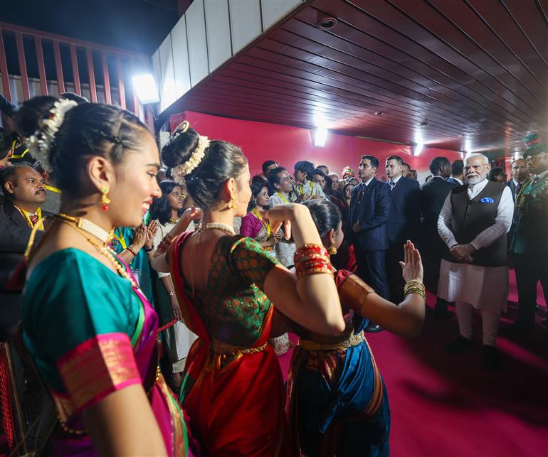 PM receives warm welcome by Indian Community at Abuja, in Nigeria on November 16, 2024.