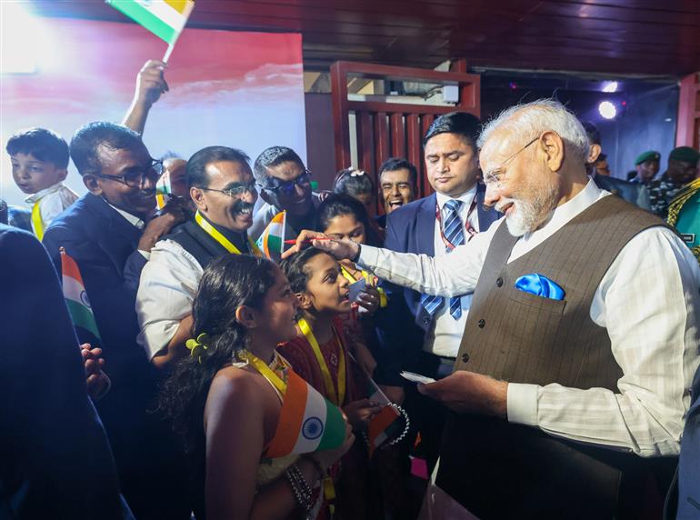 PM receives warm welcome by Indian Community at Abuja, in Nigeria on November 16, 2024.