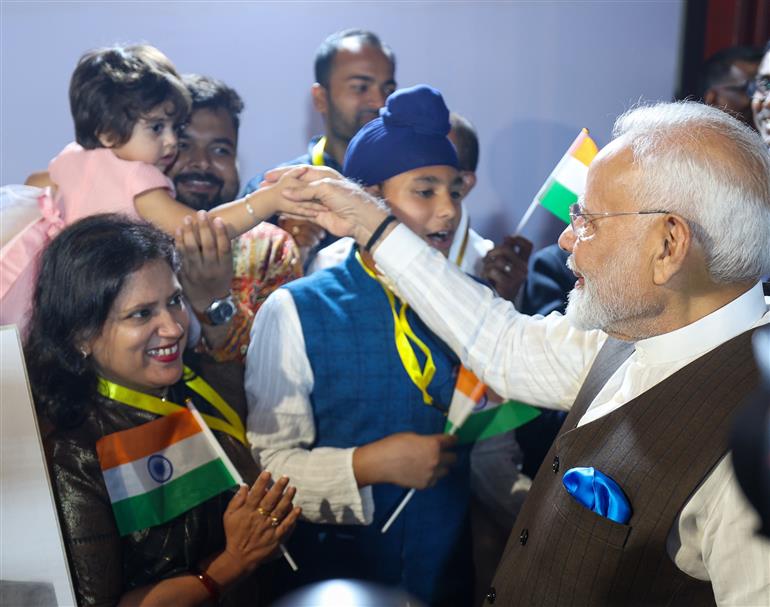 PM receives warm welcome by Indian Community at Abuja, in Nigeria on November 16, 2024.