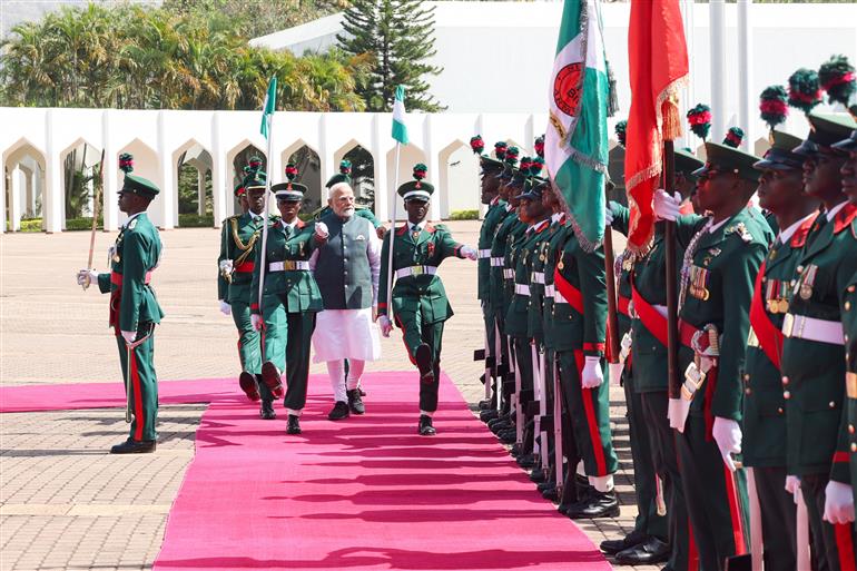 PM receives a ceremonial welcome at the Presidential Villa in Abuja, Nigeria on November 17, 2024.