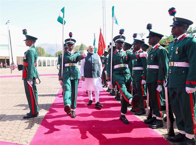 PM receives a ceremonial welcome at the Presidential Villa in Abuja, Nigeria on November 17, 2024.