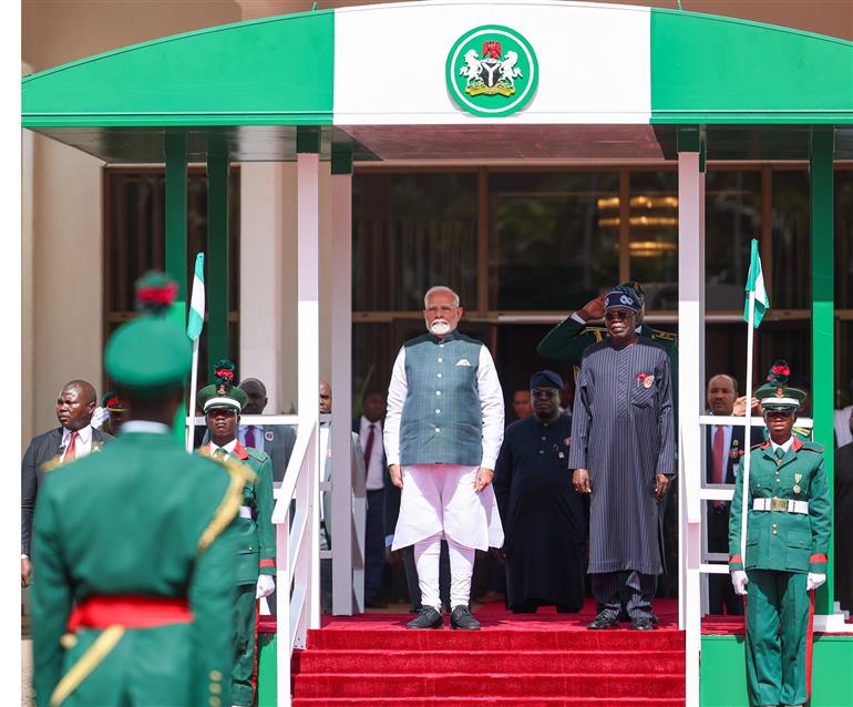 PM receives a ceremonial welcome at the Presidential Villa in Abuja, Nigeria on November 17, 2024.