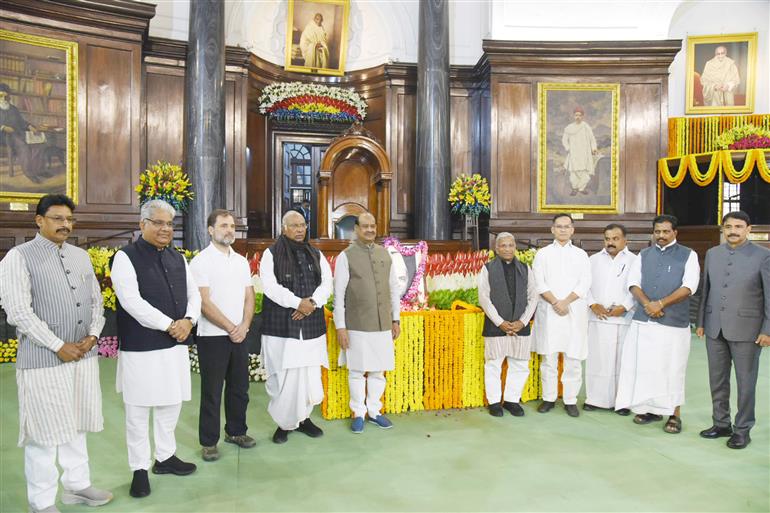 The Speaker, Lok Sabha, Shri Om Birla and other dignitaries paid tributes to former Lok Sabha Speaker, Shri G.V. Mavalankar on the occasion of his birth anniversary at Central Hall of Samvidhan Sadan, in New Delhi on November 27, 2024.