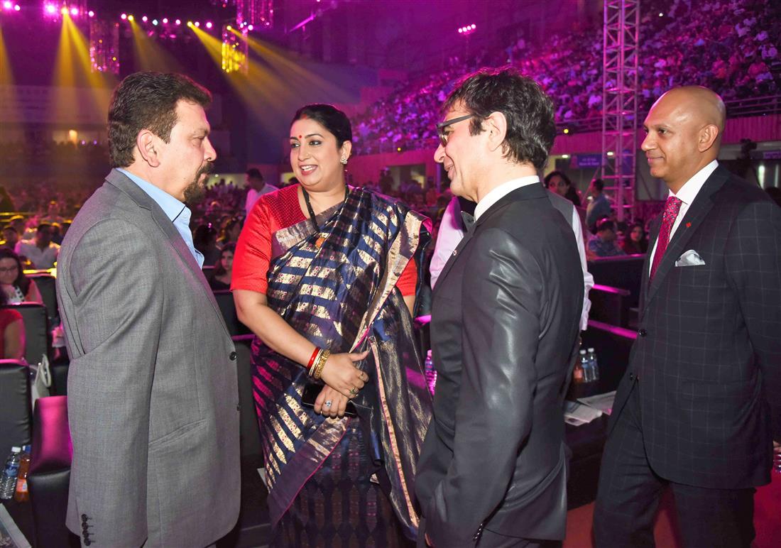 The Union Minister for Textiles and Information & Broadcasting, Smt. Smriti Irani at the closing ceremony of the 48th International Film Festival of India (IFFI-2017), in Panaji, Goa on November 28, 2017.:Ministry of Information & Broadcasting