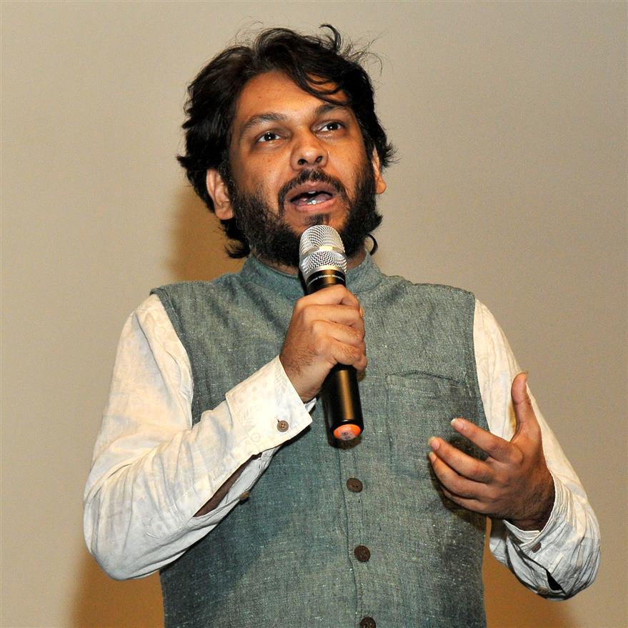 The Film Maker and Producer Anand Gandhi at the Master Class on “Virtual Reality: The emerging grammar of a new language”, during the 48th International Film Festival of India (IFFI-2017), in Panaji, Goa on November 24, 2017.:Ministry of Information & Broadcasting