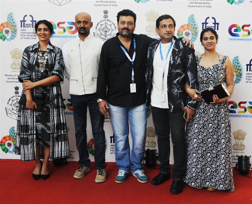 The Director Prasad Oak, Producer Mandar Devasthali with the cast and crew of the film KACHCHA LIMBU, at the Red Carpet, during the 48th International Film Festival of India (IFFI-2017), in Panaji, Goa on November 24, 2017.:Ministry of Information & Broadcasting