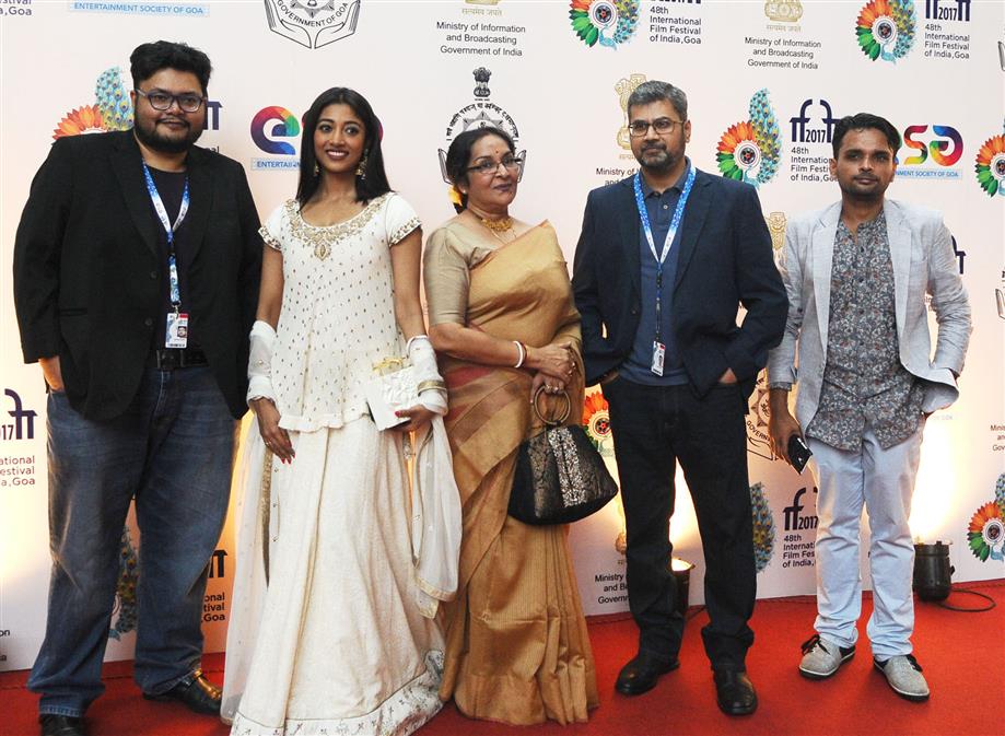 The Director Pratim Dasgupta, Producer Tushar Shah, Actress Paoli Dam, Actress Mamata Shankar cast & crew of the film MAACHER JHOL, at the Red Carpet, during the 48th International Film Festival of India (IFFI-2017), in Panaji, Goa on November 26, 2017.:Ministry of Information & Broadcasting