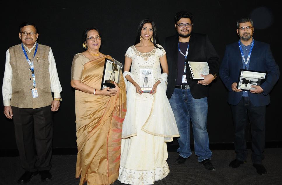 The Director Pratim Dasgupta, Producer Tushar Shah, Actress Paoli Dam, Actress Mamata Shankar cast & crew of the film MAACHER JHOL, at the presentation, during the 48th International Film Festival of India (IFFI-2017), in Panaji, Goa on November 26, 2017.:Ministry of Information & Broadcasting