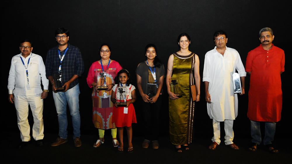 The Director Yogesh Soman with the Cast and Crew of the film MAZA BHIRBHIRA WUTH, at the Presentation, during the 48th International Film Festival of India (IFFI-2017), in Panaji, Goa on November 27, 2017.:Ministry of Information & Broadcasting