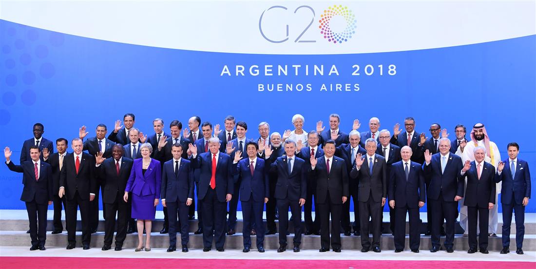 प्रधानमंत्री, श्री नरेंद्र मोदी, 30 नवंबर, 2018 को ब्यूनस आयर्स, अर्जेंटीना में G-20 राष्ट्रो के अन्य नेताओं के साथ समूह चित्र में।:Prime Minister