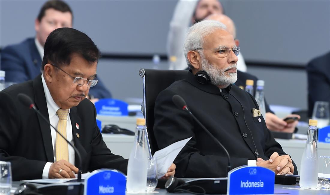 प्रधानमंत्री, श्री नरेंद्र मोदी, 30 नवंबर, 2018 को ब्यूनस आयर्स, अर्जेंटीना में G-20 शिखर सम्मेलन के  प्रथम सत्र के दौरान।:Prime Minister