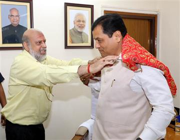 Shri L. R. Vishwanath, Director General, Press Information Bureau, Ministry of Information & Broadcasting, Government of India calls on Chief Minister of Assam Shri Sarbananda Sonowal at Dispur Guwahati on 1st August, 2019.