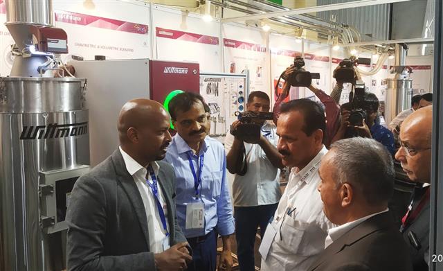 Shri. D.V Sadananda Gowda, Union Minister for Chemicals and Fertilisers   interacting with the officials after inaugurating the 10th Edition of International Plastic Exposition, IPLEX-19 at Bengaluru today.