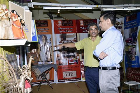 Shri.Kumar Jayant, Principal Secretary to Government, Handlooms, Handicrafts, Textiles and Khadi Dept., Govt. of Tamil Nadu visiting the Jute Fair’, a promotional Exhibition cum Sale event of Environment-Friendly Jute Decorative Products, National Jute Board, today at Chennai