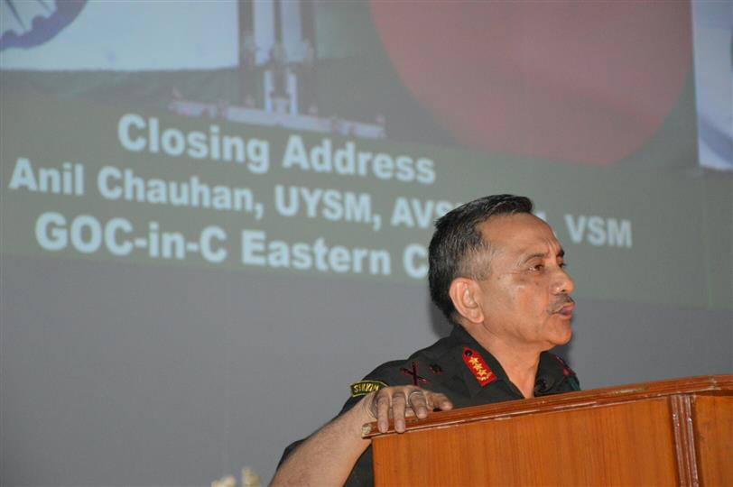 Let.Gen Anil Chauhan UYSM,AVSM,SM,VSM,GOC-in-C,Eastern Comand speaking on the dias  in" interactive session of Mukti joddhas "program  at Fort William.