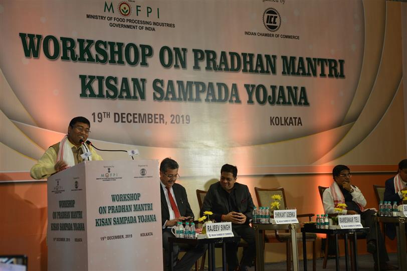 Union Minister of State for Food Processing Industries, Shri Rameswar Teli speaking at the inaugural function of a workshop on “Pradhan Mantri Kisan Sampada Yojana” organized by Indian Chamber of Commerce (ICC) in Kolkata on December, 19, 2019.