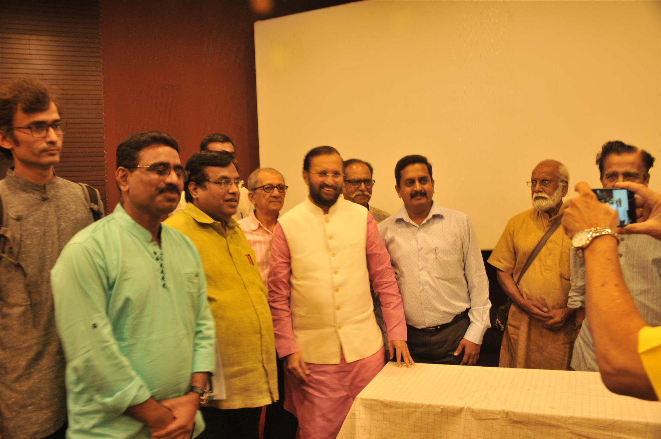 
Minister of Environment, Forest and Climate Change; and Minister of Information and Broadcasting, Shri. Prakash Javadekar visited National Film Archive of India today. During the tour of the facilities at NFAI, he visited all the departments including the newly renovated Jaykar Bunglow. He interacted with the staff and took an overview of the ongoing projects at NFAI.