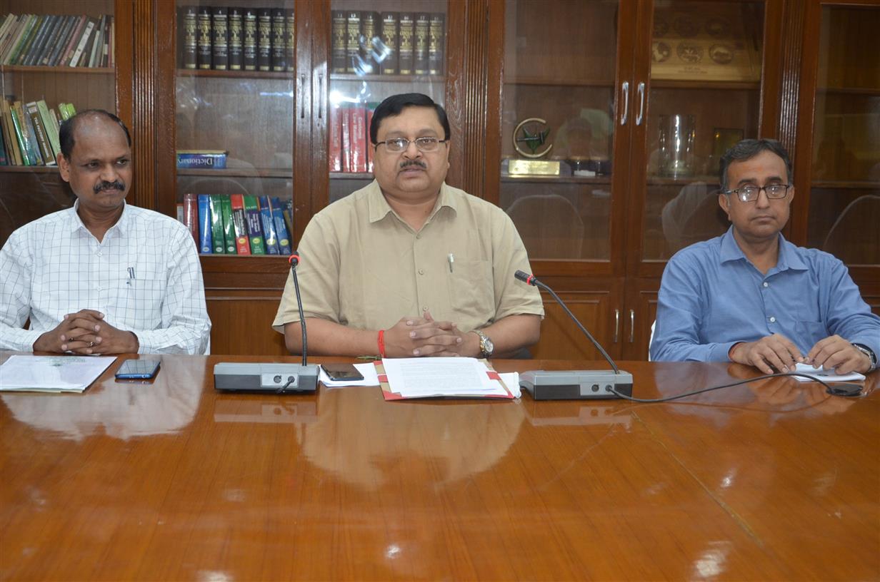 DY. CHAIRMAN OF TEA BOARD SHRI ARUN KUMAR RAY SPEAKING IN A PRESS CONFERENCE ON JULY 8, 2019 AT TEA BOARD. HE INFORMED ABOUT THE MEASURES TAKEN BY TEA BOARD TO POSE INDIA AS A TOP CLASS TEA GROWING AND TEA EXPORTING COUNTRY IN THE WORLD.