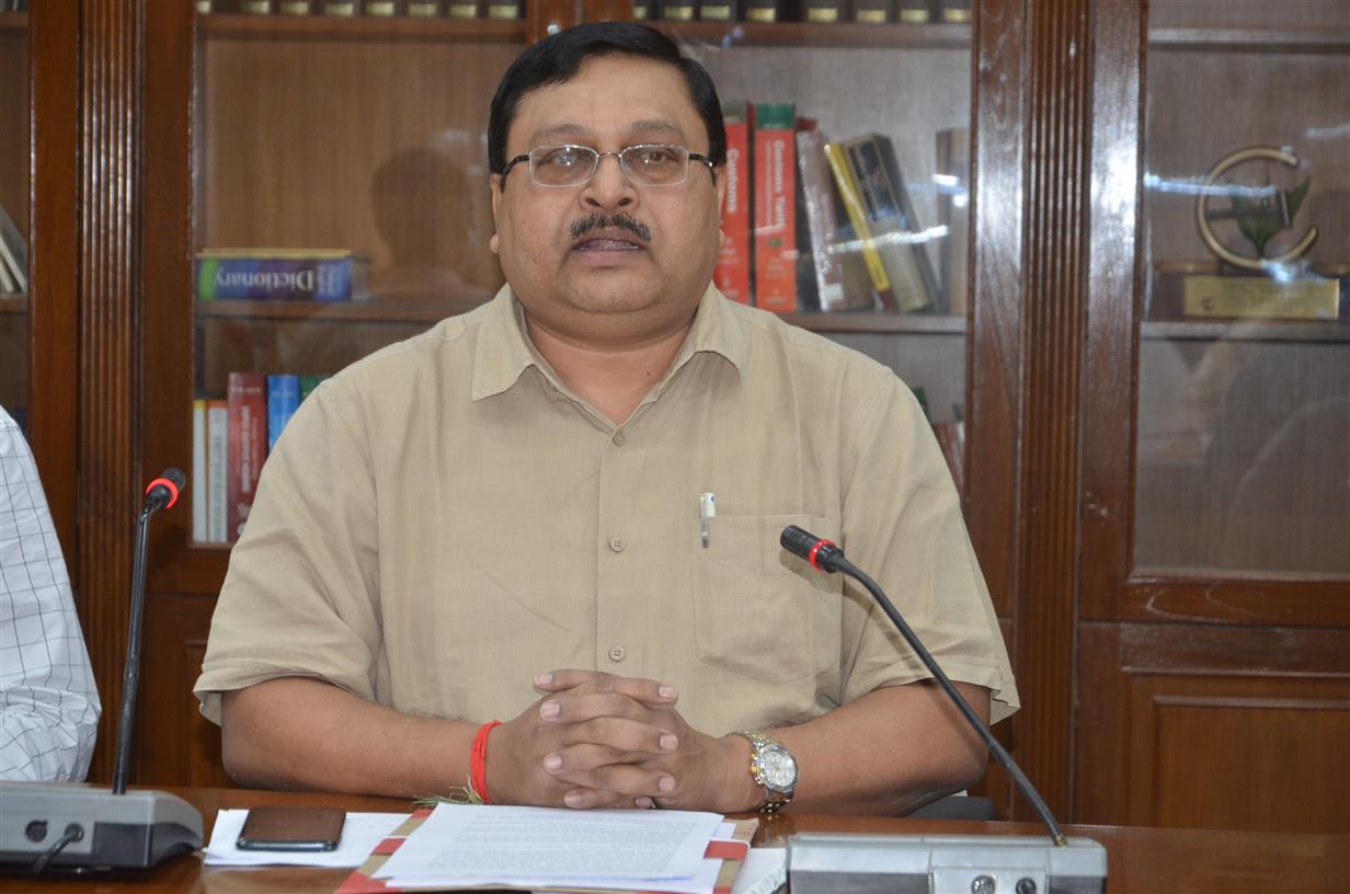 DY. CHAIRMAN OF TEA BOARD SHRI ARUN KUMAR RAY SPEAKING IN A PRESS CONFERENCE ON JULY 8, 2019 AT TEA BOARD. HE INFORMED ABOUT THE MEASURES TAKEN BY TEA BOARD TO POSE INDIA AS A TOP CLASS TEA GROWING AND TEA EXPORTING COUNTRY IN THE WORLD.