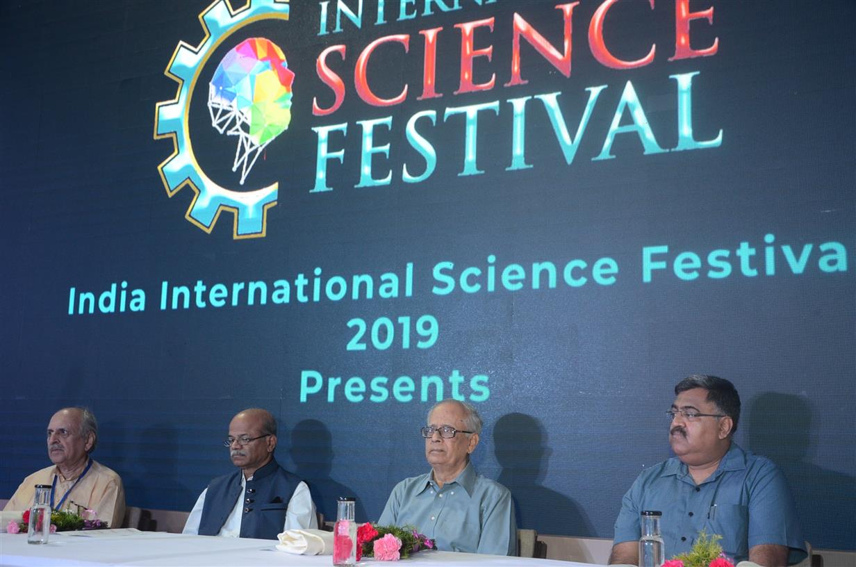 Shri A. D. Chowdhury, Director General, NCSM, Kolkata, Dr. Saroj Ghosh, Padma Bhushan, Former President ICOM, Former Director General, NCSM, Eminent Archaeologist, Prof. Vasant Shinde, Dr. Pandit Keshav Ginde sitting at the dais (right to left) at the inauguration session of Traditional Indian Crafts – Storehouse of Scientific Knowledge at Science City, Kolkata on 07.11.2019.