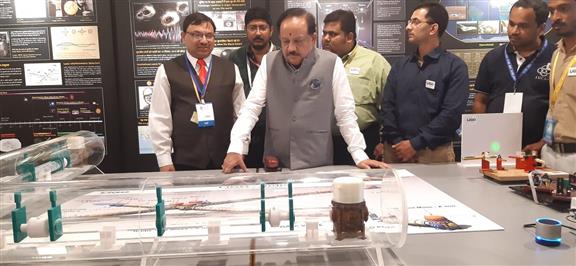 Union Minister of Science & Technology, Dr. Harsh Vardhan going through Vigyan Samagam Exhibition at Science City, Kolkata on November 7, 2019.