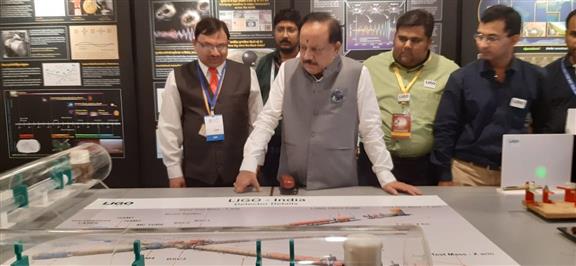 Union Minister of Science & Technology, Dr. Harsh Vardhan going through Vigyan Samagam Exhibition at Science City, Kolkata on November 7, 2019.