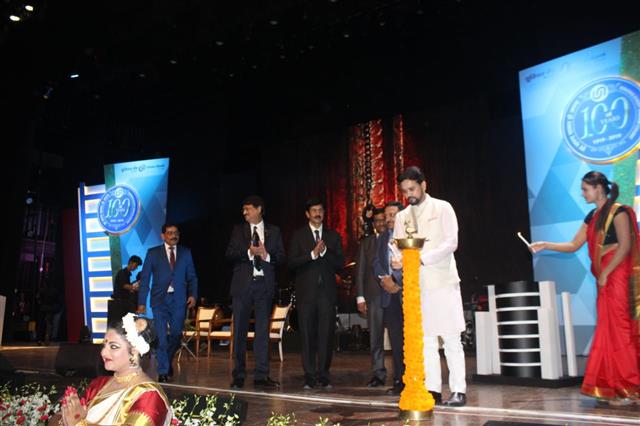 Minister of State for Finance and Corporate Affairs, Shri Anurag Singh Thakur lighting the inaugural lamp at a function to mark the 101st Foundation Day of Union Bank of India in Mumbai on November 11, 2019.