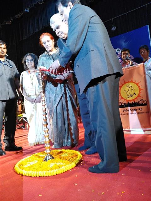 West Bengal governor, Shri Jagdeep Dhankhar and Chief Post Master General, Shri Gautam Bhattacharjee lighting the lamp to inaugurate the 9th state-level philatelic exhibition named “Ekla Chalo Re", organized by West Bengal Postal Circle at Academy of Fine Arts in Kolkata on November, 16, 2019.