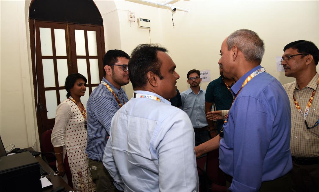 The Principal Director General, PIB, Shri K.S. Dhatwalia interacting with the ‘Team IFFI’ at the Media Centre of IFFI in Goa on November 19, 2019. 