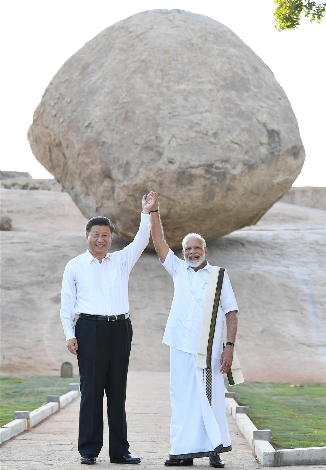 The Prime Minister, Shri Narendra Modi and the President of the People’s Republic of China, Mr. Xi Jinping at Krishna’s Butter Ball, in Mamallapuram, Tamil Nadu on October 11, 2019.