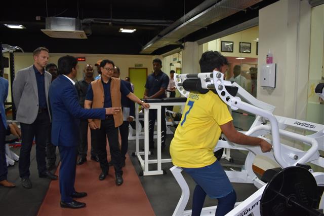 Shri. Kiren Rijiju, Union Minister of State (I/C) for Youth affairs & Sports  visiting the various sports facilities available in the Sri Ramachandra Institute of Higher Education and Research, Chennai, today (October 29, 2019)