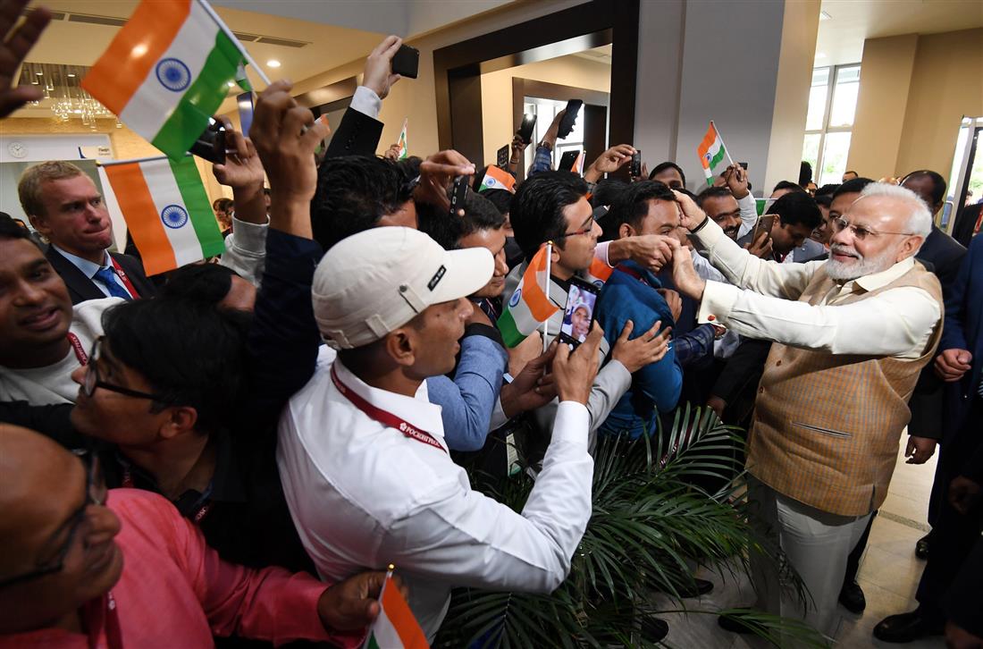 The Prime Minister, Shri Narendra Modi being welcomed by the Indian Community on his arrival, at Vladivostok, in Russia on September 04, 2019.