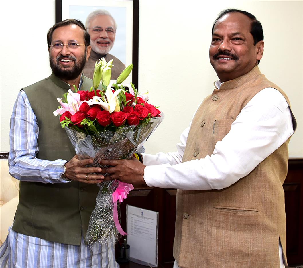 The Chief Minister of Jharkhand, Shri Raghubar Das meeting the Union Minister for Environment, Forest & Climate Change and Information & Broadcasting, Shri Prakash Javadekar, in New Delhi on July 11, 2019.