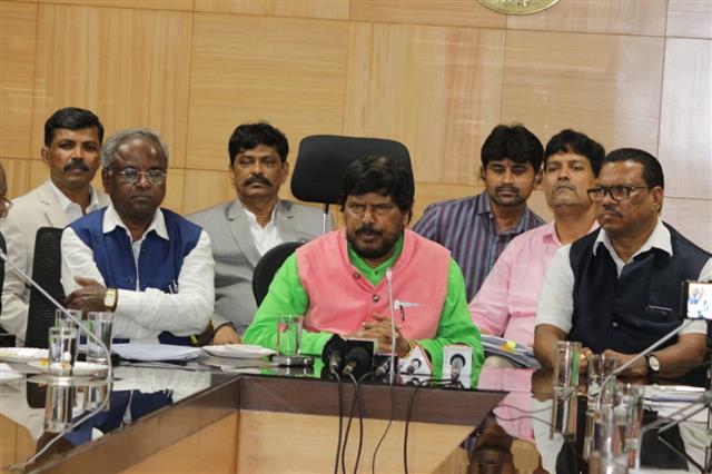 Shri. Ramdas Athwale, Union Minister of State for Social Justice and Empowerment addressing the press after the meeting with senior officials of Karnataka Government to discuss about the Social Justice and Empowerment programmes at Bengaluru today. 
