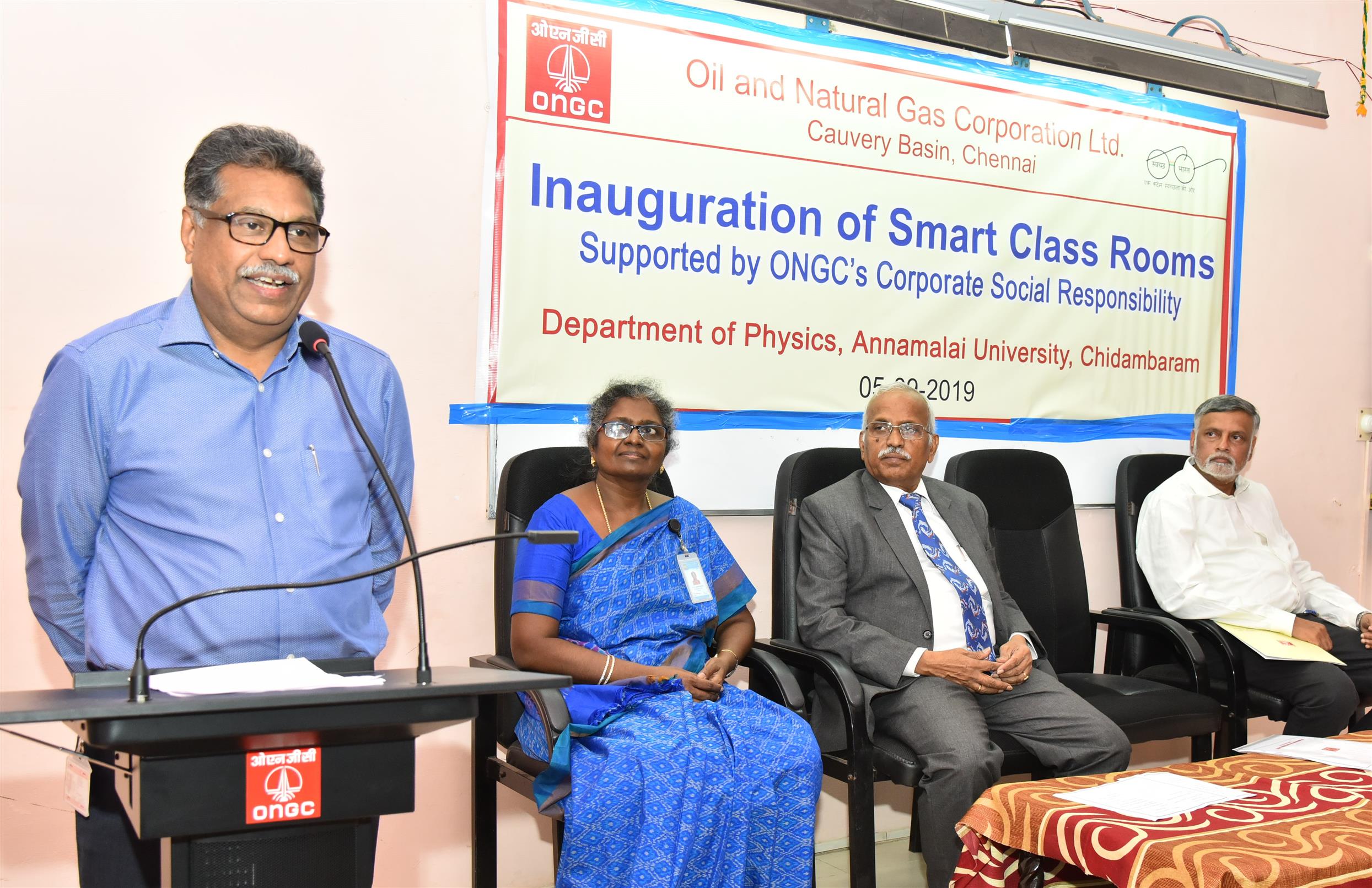 Mr. Syam Mohan V, Executive Director, ONGC Cauvery Basin, Chennai addressing the gathering at Annamalai University, Chidambaram after inauguration of Seven SMART class rooms at the Department of Physics, installed under ONGC’s CSR initiative