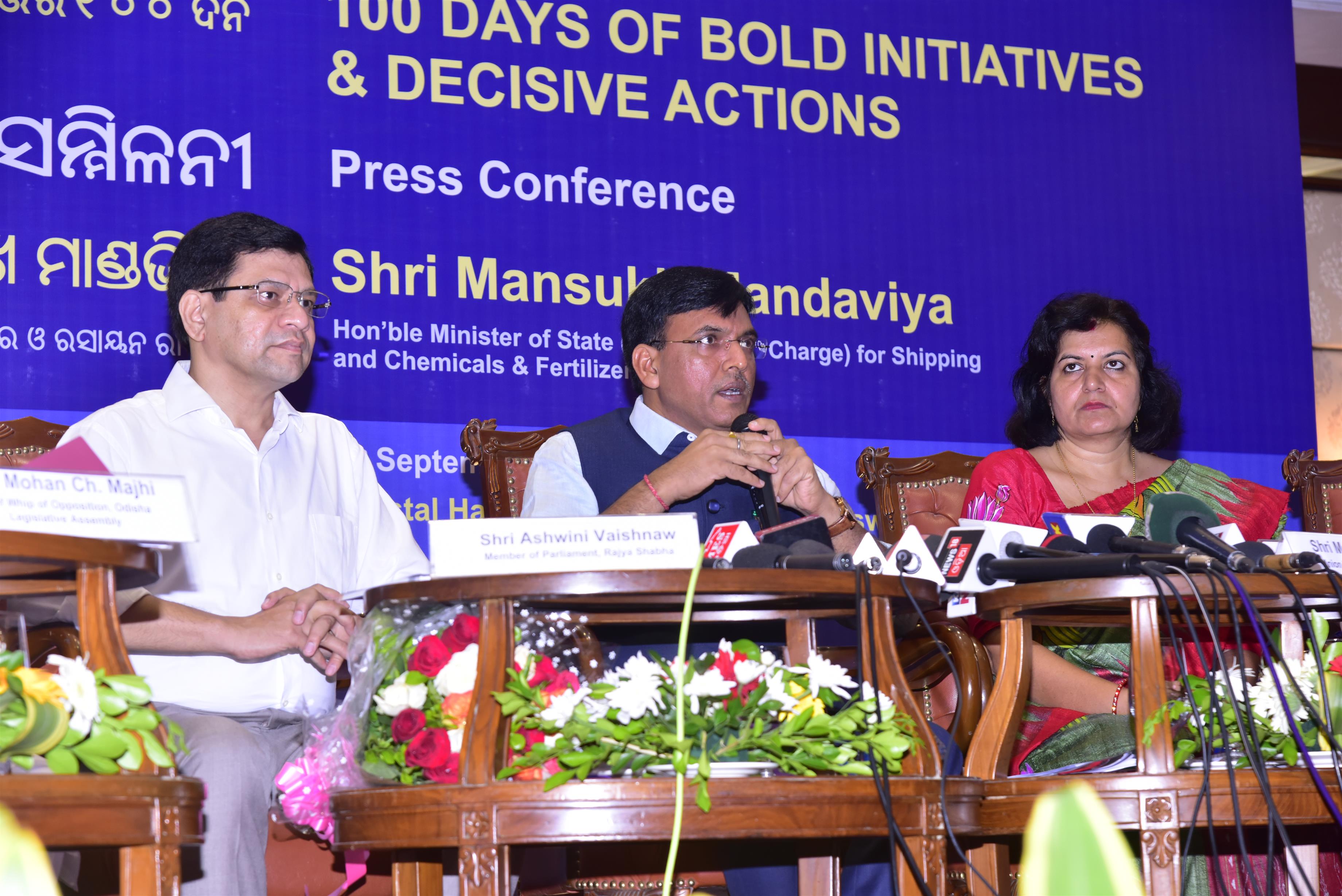 Union Minister of State for Shipping (I/C) and Chemicals and Fertilisers, Shri Mansukh Mandaviya highlighting the success and key decisions taken by Shri Narendra Modi 2.0 Government in a Press Conference at Bhubaneswar on 09.09.2019