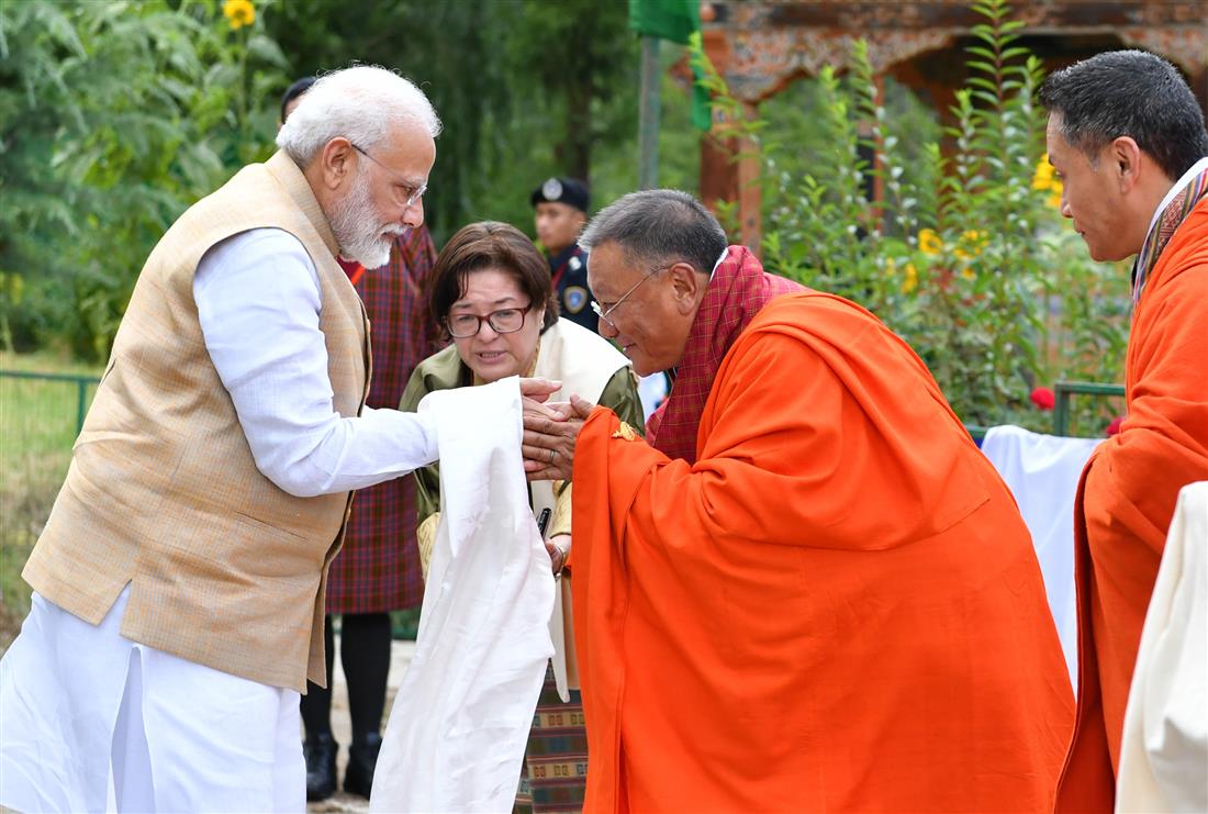 The Prime Minister, Shri Narendra Modi being received at Simtokha Dzong, in Bhutan on August 17, 2019.