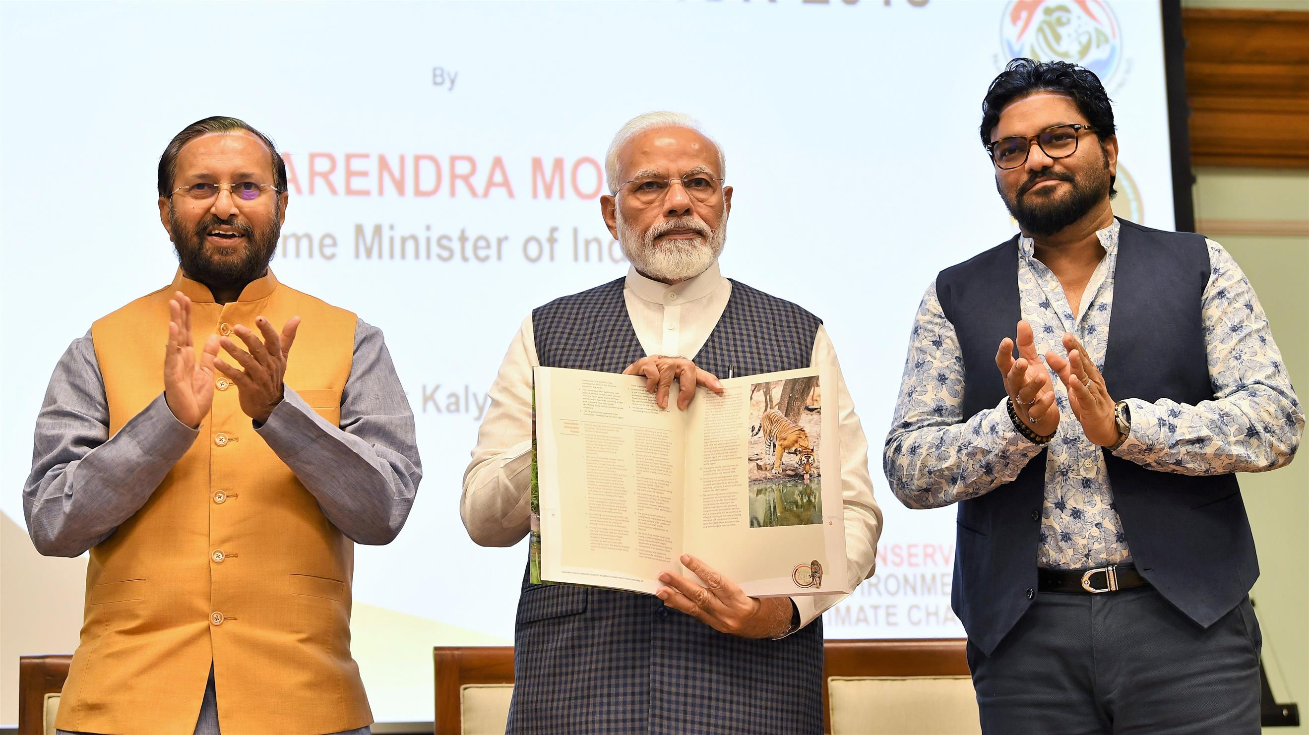The Prime Minister, Shri Narendra Modi releasing the results of 4th cycle of All India Tiger Estimation – 2018, on the occasion of the Global Tiger Day, in New Delhi on July 29, 2019. The Union Minister for Environment, Forest & Climate Change and Information & Broadcasting, Shri Prakash Javadekar and the Minister of State for Environment, Forest and Climate Change, Shri Babul Supriyo are also seen. 