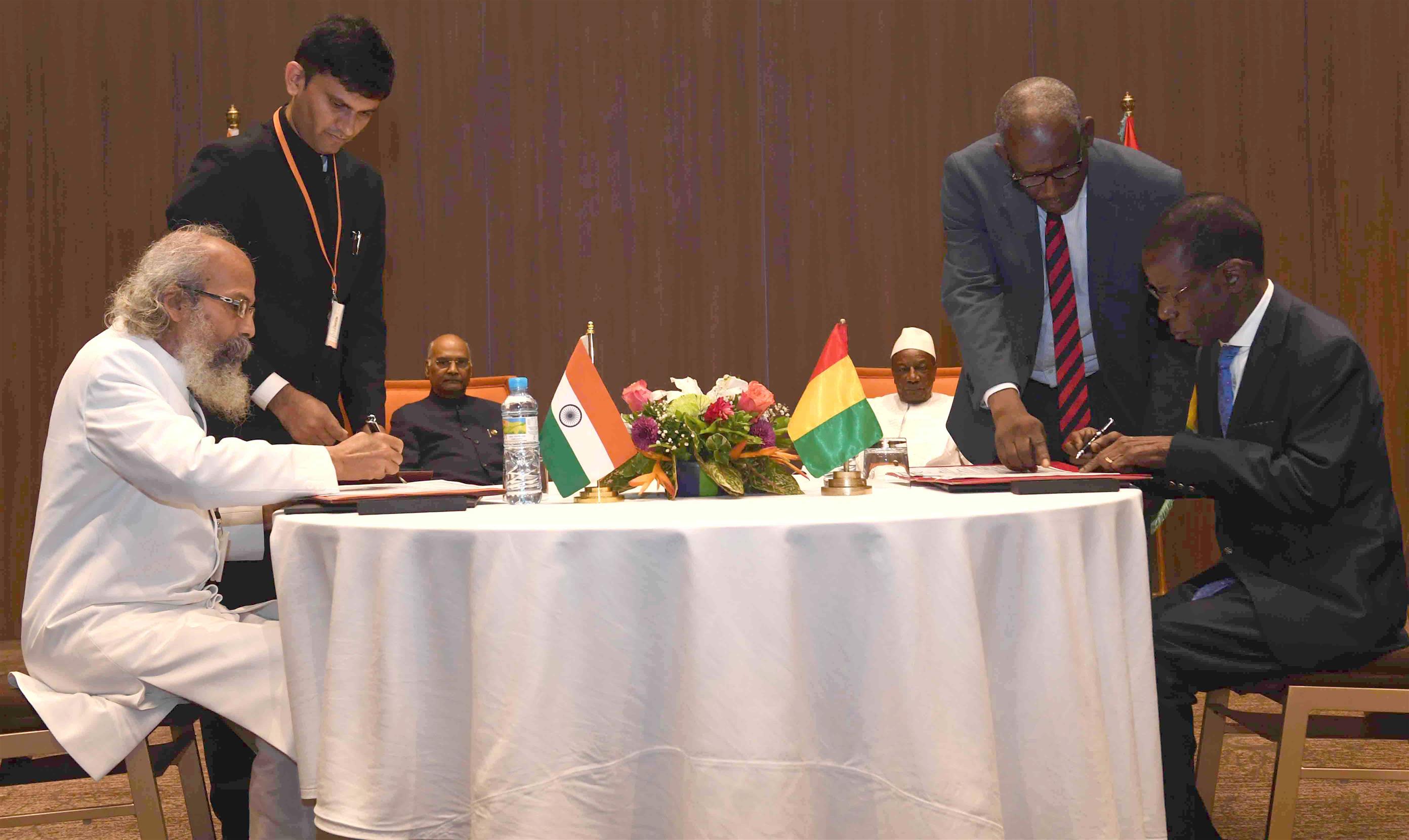 The President, Shri Ram Nath Kovind and the President of the Republic of Guinea, Mr. Alpha Conde witnessing the signing of the bilateral agreements, in Conakry, Republic of Guinea on August 02, 2019.